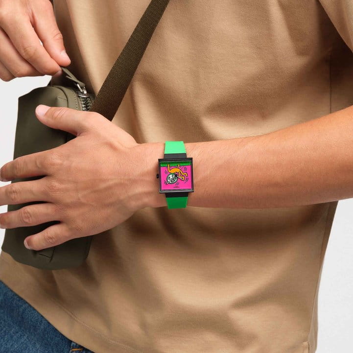 Swatch Swatch Square Bioceramic Standard SO34Z102 кварцевые женские часы часы крупный план цветной циферблата